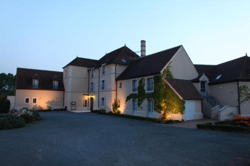 Hôtel de L'Orangerie : Hotel proche de Chambon-Sainte-Croix
