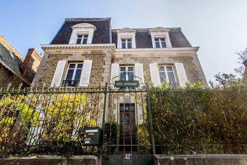 Villa Athanaze : Chambres d'hotes/B&B proche de Saint-Malo