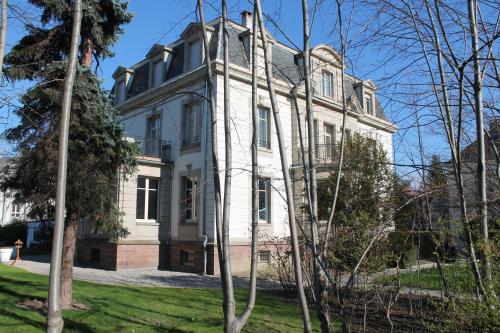 Villa Élyane : Chambres d'hotes/B&B proche d'Eguisheim