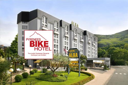 Hôtel Alba : Hotel proche de Gazost