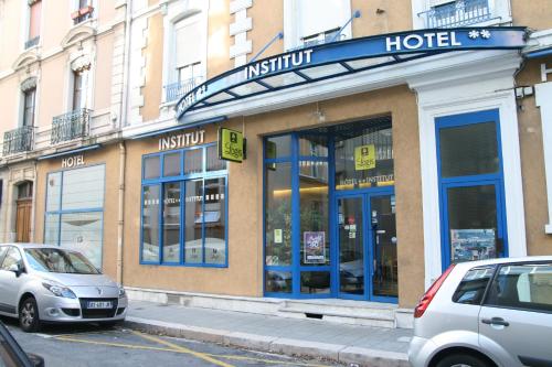 Logis Institut Hotel : Hotel proche de Fontaine