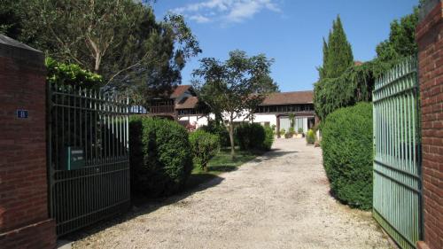 Rosalie 1830 : Chambres d'hotes/B&B proche de Villecomtal-sur-Arros