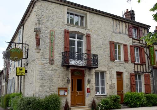 Logis Le Saint Nicolas : Hotel proche de Juvancourt