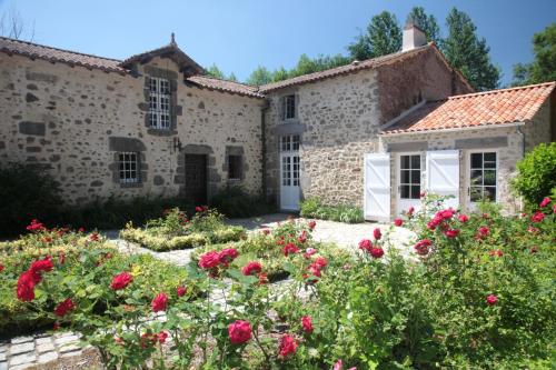 Le Gîte du Vieux Château : Hebergement proche de Nieul-le-Dolent