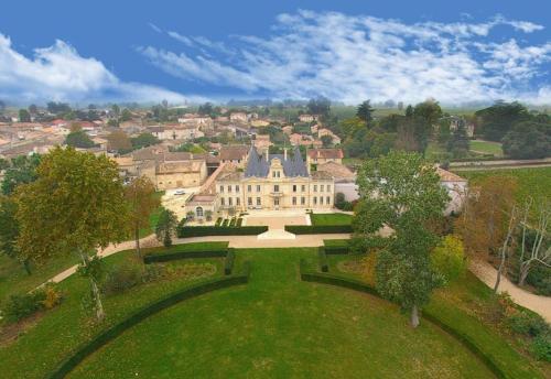 Château de Lussac : Chambres d'hotes/B&B proche de Saint-Seurin-sur-l'Isle