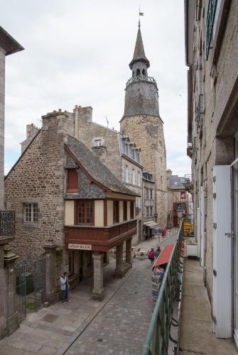 Le Médiéval - Hôtel Le Challonge : Appartement proche de Dinan