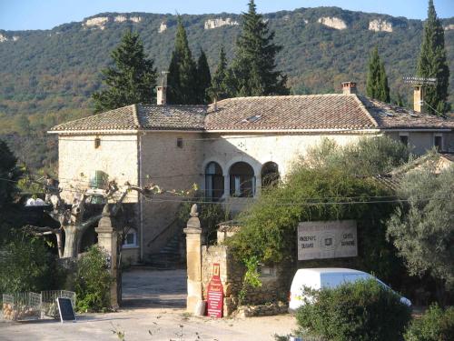 Domaine Chanoine Rambert : Chambres d'hotes/B&B proche de La Roque-sur-Cèze