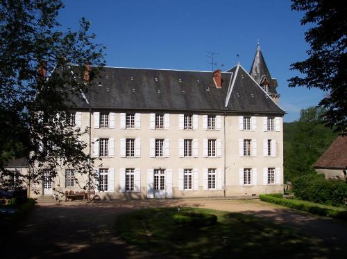 Château de Poussignol : Chambres d'hotes/B&B proche de Héry