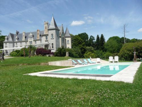 Château de KERVOAZEC : Chambres d'hotes/B&B proche de Guiscriff