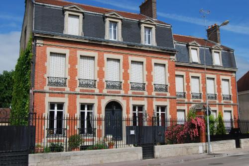Chambre d'Hôtes L'Ambroise : Chambres d'hotes/B&B proche de Sainte-Savine