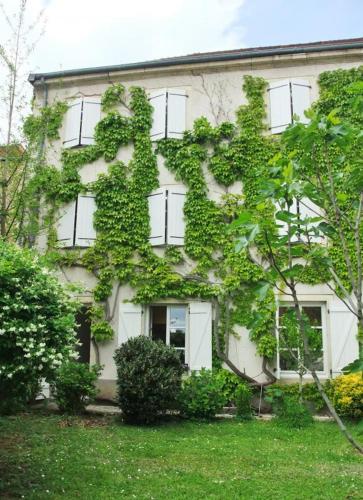 Villa Saint-Georges : Hebergement proche de Scey-sur-Saône-et-Saint-Albin