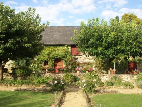 Maison De Vacances - St Laurent-Des-Mortiers : Hebergement proche de Chemiré-sur-Sarthe