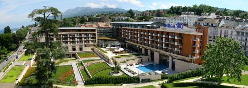 Hilton Evian Les Bains : Hotel proche de Thollon-les-Mémises