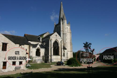 Abbaye De Bois-Aubry : Hebergement proche de Descartes