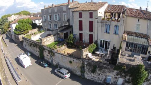 Les Terraces Sur La Dordogne : Chambres d'hotes/B&B proche de Sainte-Foy-la-Grande