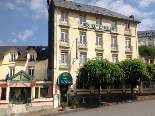 Hotel Au Val Doré : Hotel proche de Saint-Julien-Puy-Lavèze