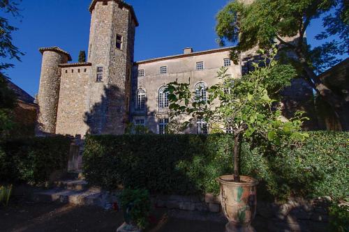 Château d'Agel gite : Hebergement proche d'Aigues-Vives