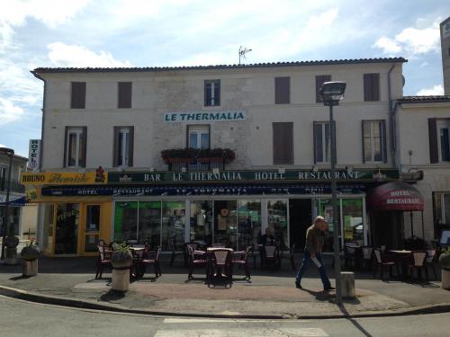 Hotel Thermalia : Hotel proche de Saint-Romain-de-Benet