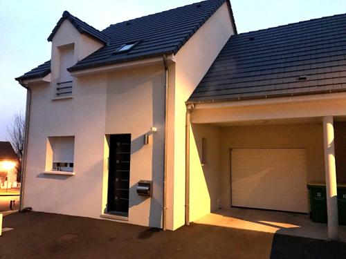 Maison neuve 24 heures du Mans : Hebergement proche de Fercé-sur-Sarthe