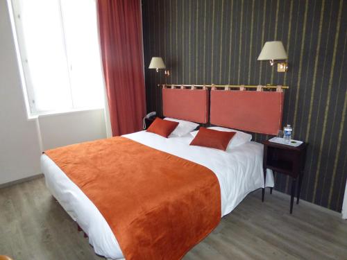 Logis Au Grand Hotel : Hotel proche de Martigné-sur-Mayenne