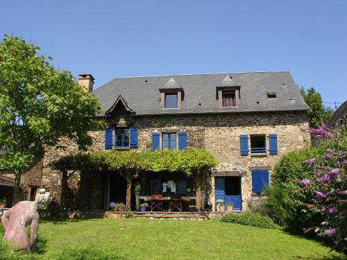 La Maison Bleue : Chambres d'hotes/B&B proche de Saint-Cyr-la-Roche