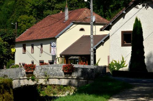 L'auberge Des 3 Ponts : Hotel proche de Pompierre-sur-Doubs