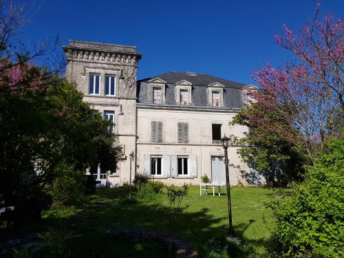Château de Champblanc : Hebergement proche de Saint-Sulpice-de-Cognac