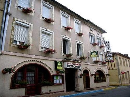 Logis Hôtel Restaurant Métropole : Hotel proche de Sarraguzan