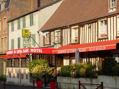 Auberge Du Cheval Blanc : Hotel proche de Saint-Georges-en-Auge