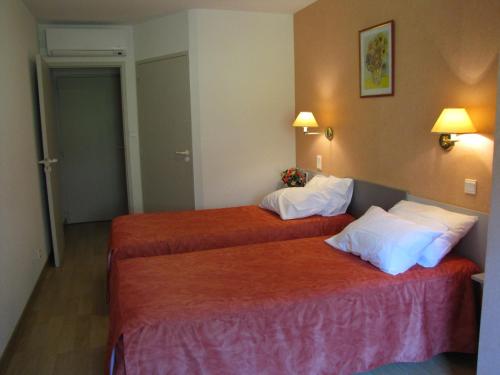 Hotel Chante-Perdrix : Hotel proche de Montbrun