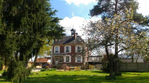 Le Jardin Des Erables : Chambres d'hotes/B&B proche de Hardencourt-Cocherel