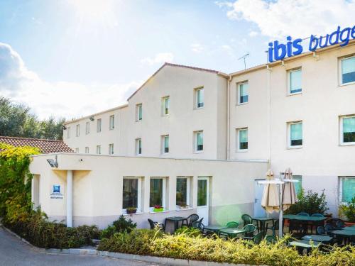 Ibis Budget Aix En Provence Est Sainte Victoire : Hotel proche de Le Tholonet
