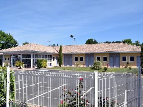 Fasthôtel - Saint Emilion Est : Hotel proche de Gardegan-et-Tourtirac