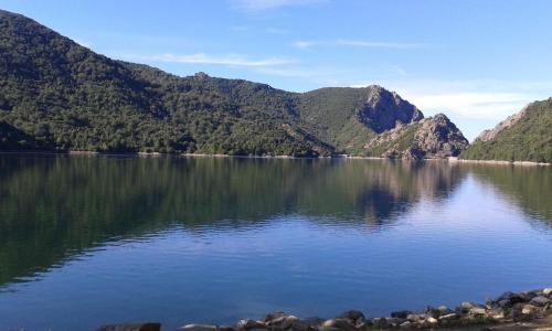 Côté Lac Tolla : Hebergement proche d'Azilone-Ampaza