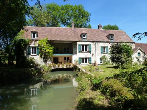 Le Moulin De Saint Augustin : Chambres d'hotes/B&B proche de Fontenay-Trésigny