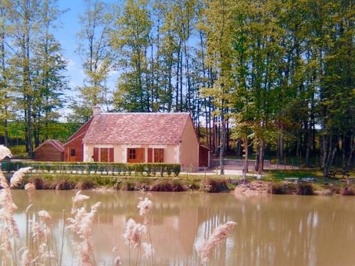 Maison du Lac : Hebergement proche de Moulins-sur-Céphons