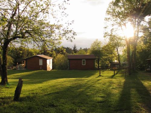 Camping Auberge les Myrtilles : Hebergement proche de Saint-Rirand