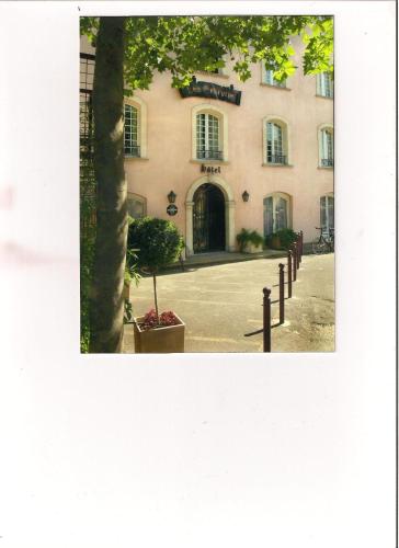 Les Echevins : Hotel proche de Jonquières-Saint-Vincent