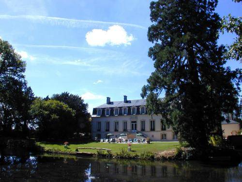 Domaine De Moresville : Hotel proche d'Ardelles