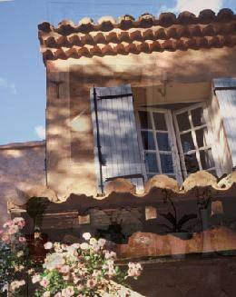 Hôtel des Pins : Hotel proche d'Entrechaux