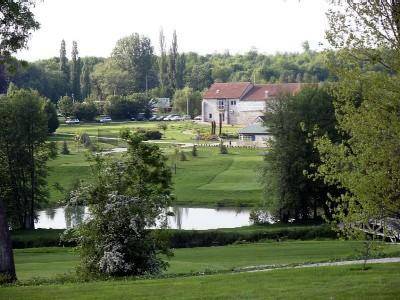 Hotel Abbaye du Golf de Lésigny : Hotel proche de Mandres-les-Roses