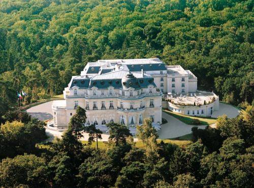 Tiara Château Hôtel Mont Royal Chantilly : Hotel proche de Thiers-sur-Thève