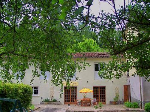 Le Pont Du Laurent : Residence proche d'Anglards-de-Salers