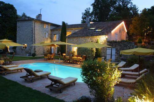La Campagne St Lazare : Chambres d'hotes/B&B proche de Montlaux