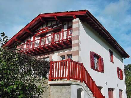 Holiday Home Maison Minaberria Saint-Jean-le-Vieux : Hebergement proche d'Ascarat