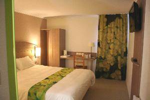 Inter-Hotel Le Gayant : Hotel proche de Waziers