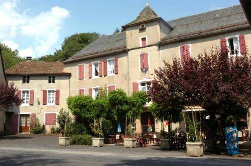 Relais Du Bois Du Four : Hotel proche de Vézins-de-Lévézou