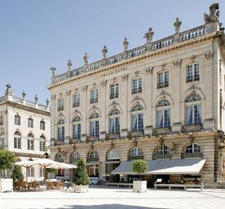 Grand Hotel De La Reine : Hotel proche d'Abaucourt