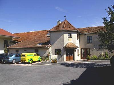 Logis Auberge Des Moissons : Hotel proche de Cherville