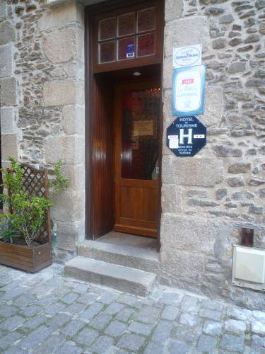 Hotel De La Tour De L'horloge : Hotel proche de Saint-André-des-Eaux